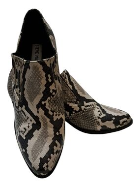 Steve Madden Snake Print Pointed Ankle boots country chic black cream size 7